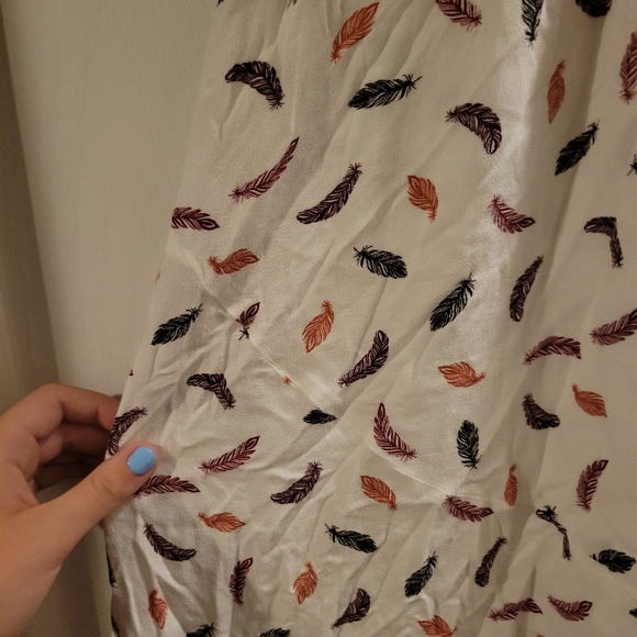 H&M feather patterned skirt - Picture 3 of 4